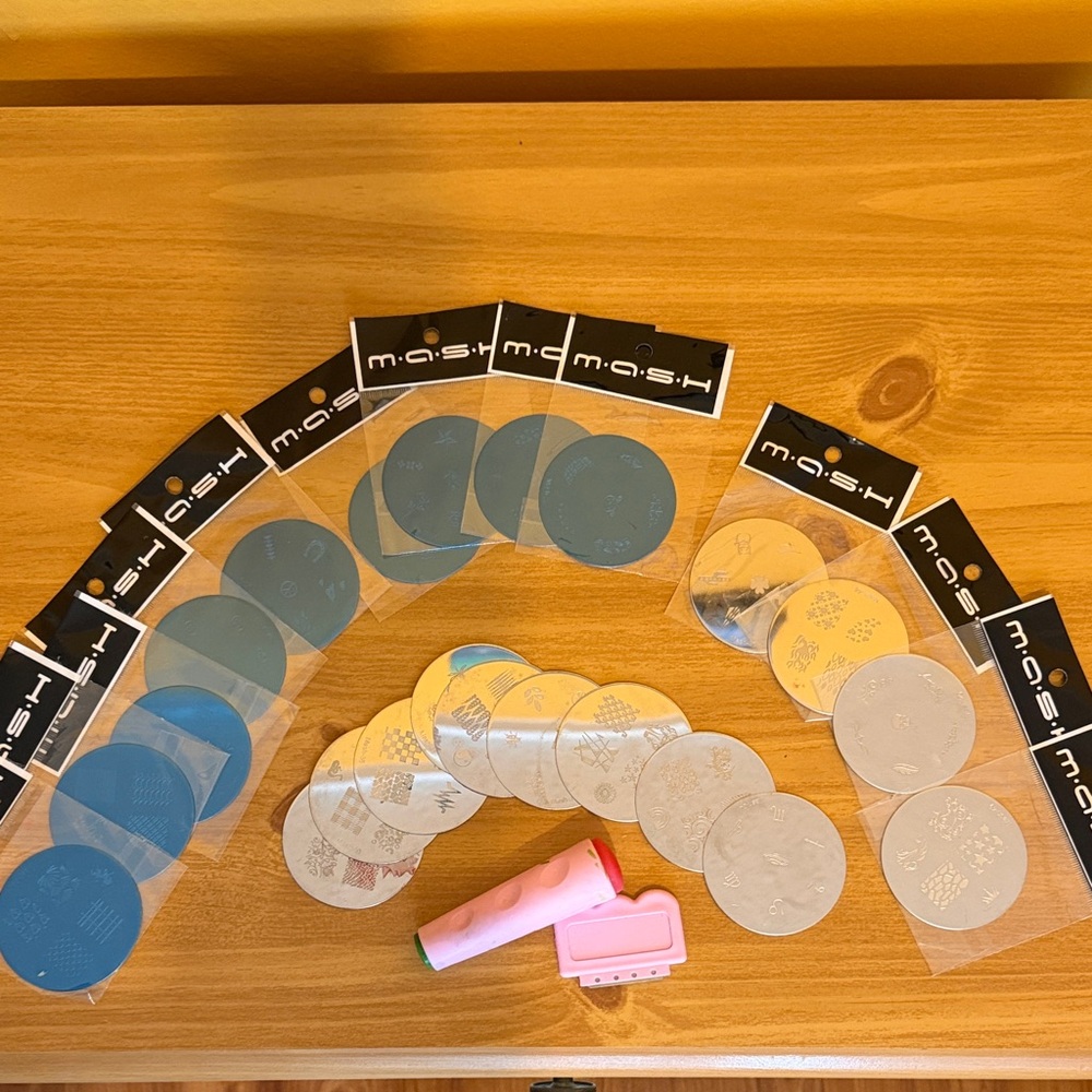 mash Nail Stamping Plates Set with Pink Stamper